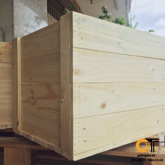 Pallet thùng kín 